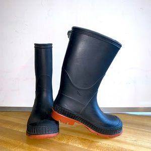 Children’s rain boots, size 9-10. Black with red sole, used/great shape